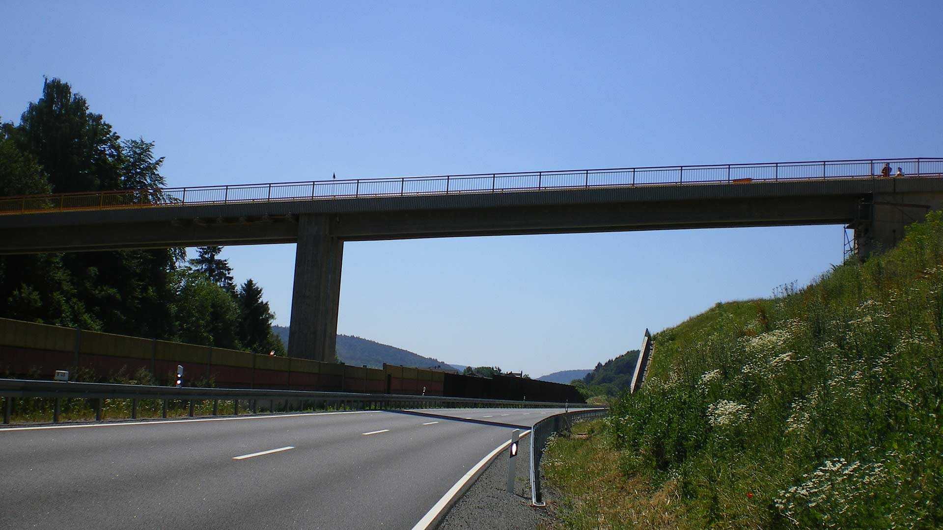 Autobahnbrücke in Hessen