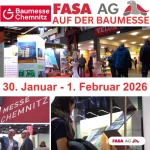 Grafische Ankündigung zur Baumesse Chemnitz: Oben stehen die Logos der Baumesse Chemnitz und der FASA AG mit dem Schriftzug „FASA AG auf der Baumesse“, darunter sind Messeimpressionen mit dem FASA-Stand und Aktivsonnenhaus-Roll-ups zu sehen; mittig prangt in großer roter Schrift der Termin „30. Januar – 1. Februar 2026“, im unteren Bereich folgen weitere Fotos von Gesprächen mit Besucherinnen und Besuchern sowie vom Eingangsbereich „Messe Chemnitz“, rechts unten das FASA-Logo.